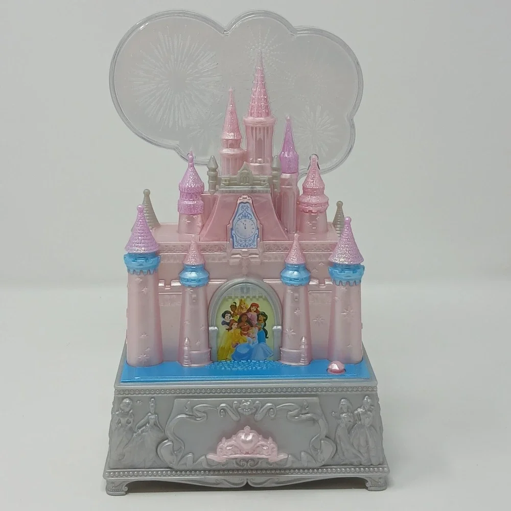 Disney Princess Wishes 100th Celebration Castle Light Up‎ Musical Jewelry Box